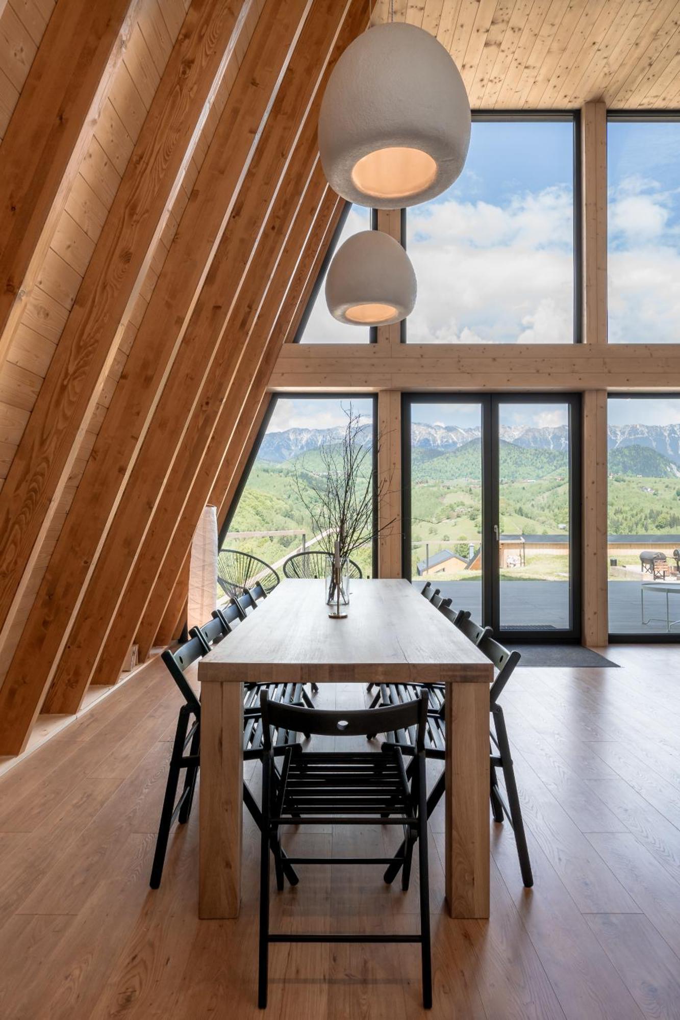 Peştera Amont Chalet מראה חיצוני תמונה